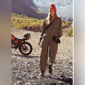 Free People Mesmerize Me Coveralls in Olive. Size M